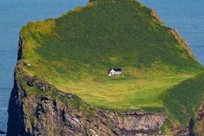 Охотничий дом на голом необитаемом острове – и на кого там охотятся?