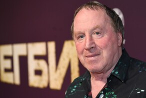 Актёр Владимир Стеклов рассказал всё, что он думает об уехавших звёздах и других гражданах, покинувших Россию