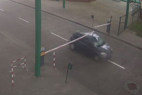 Гражданин Франции протаранил шлагбаум на границе Польши, чтобы попасть в Россию