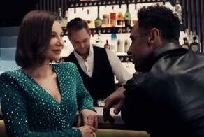 После клипа с Еленой Блиновской Стас Костюшкин побрился налысо