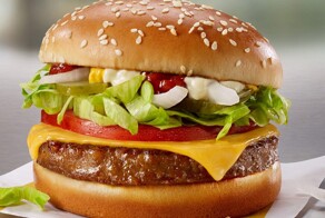 Менеджеров "Вкусно — и точка" научат вежливости