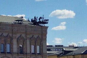 Дополнительную безопасность парада Победы в Москве обеспечивали снайперы на крышах