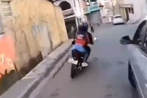 Увлекательная погоня&nbsp;мотополиции за подозреваемыми в Бразилии⁠⁠