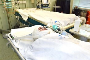 «Славу тушили прохожие». Родительские чаты снова спасают ребенка (не надо этого делать)