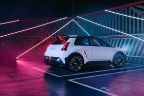 Alpine A290_β: электрический хот-хэтч с креслом посередине