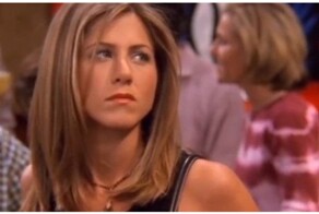 Дженнифер Энистон напугали на съемках «Друзей», чтобы заснять её настоящие эмоции