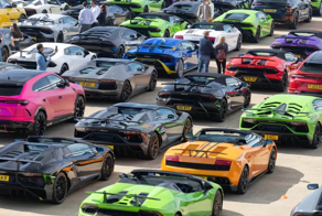 Lamborghini поставила новый рекорд по количеству машин в колонне
