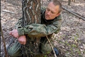 Закладки поджигателей: на фоне бушующих пожаров тюменцы находят в лесах шалаши из веток и ловят подозрительных людей