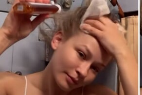 Актриса Юлия Пересильд показала, как мыла голову в космосе