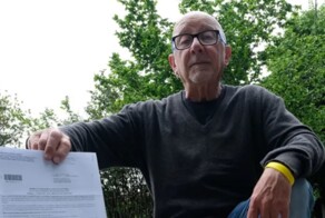 В Италии оштрафовали пенсионера, который заделал дыру на дороге