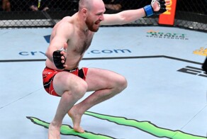Российский боец UFC одержал победу и станцевал калинку