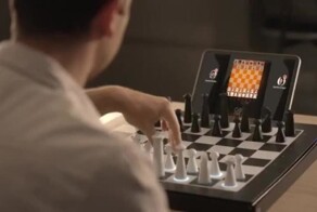 «Умные» шахматы: сами двигают фигуры и дают играть по сети