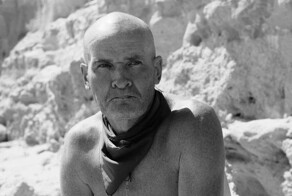 Нудист из Уфы разочаровался в женщинах, бросил затонувшую яхту в Керчи и решил вернуться на материк