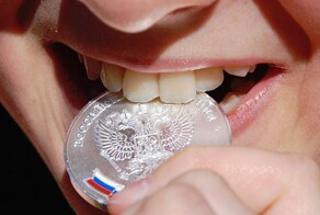 В российские школы вернут серебряные медали и уроки труда