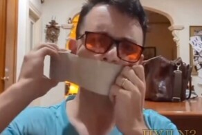 В соцсетях появился новый тренд заклеивания на ночь рта скотчем