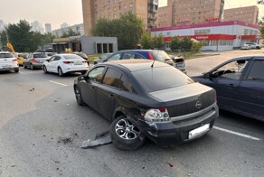 Лихач на Опеле разбил машины и скрылся с места ДТП