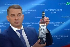 В Думе предлагают наносить на этикетки бутылок фото бомжей