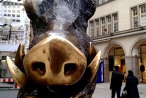 Полирни на удачу: необычные памятники разных стран, которые туристы обязательно трут на счастье