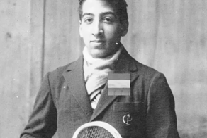 Как проигранное пари помогло в создании одного из самых известных фирменных логотипов