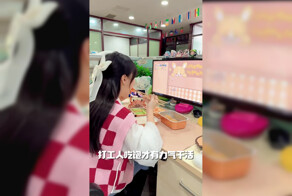 Когда девушке наконец-то пришли все её заказы с Алиэкспресс