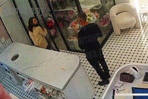 В Петербурге мужчина ограбил цветочный магазин