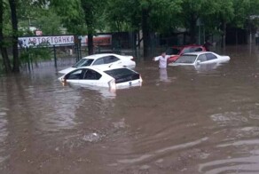 «Ситуация, мягко скажем, полный пипец»: во Владивостоке объявили чрезвычайную ситуацию из-за потопа