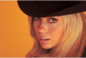 Она не хотела быть всего лишь его дочерью: Нэнси Синатра