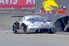 Голливудский актёр Майкл Фассбендер во второй раз разбил машину в престижных гонках на выносливость