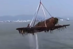 Со дна китайского озера достали американский истребитель времен Второй мировой войны