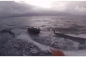 Взятие субмарины наркоторговцев на абордаж