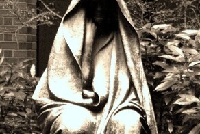 История скульптуры, в которой воплотились обида и проклятие