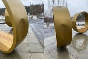 В Саянске школьники испортили инсталляцию около ЗАГСа