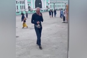 Вкусно и точка: житель Новосибирска съел голубя на глазах у прохожих