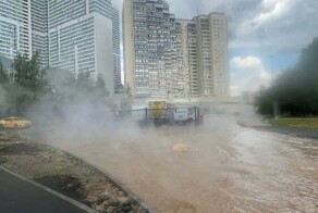 Улицу в Москве затопило кипятком