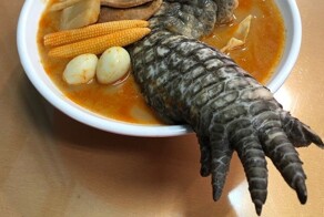 В соцсетях завирусился брутальный тайваньский суп «рамен "Годзилла"»