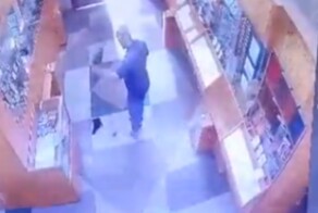 В Красноярске неадекватный мигрант ворвался в храм и разбросал части туши барана