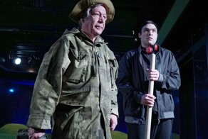 Сын Михаила Ефремова выпал из окна