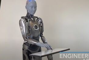 «Самый продвинутый» робот явил миру свои художественные способности