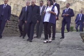 Владимир Путин отпустил шутку в адрес поскользнувшегося журналиста