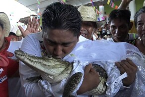 Мэр мексиканского города женился на крокодиле