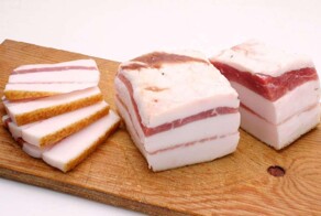 Россиянин "из-за мук совести" пришёл с повинной в полицию и признался в краже сала