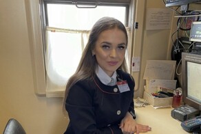 Сдаём белье: эффектные проводницы, без которых путешествия потеряли бы всякий смысл