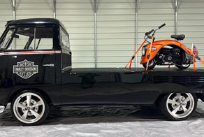 Volkswagen пикап 1974 года и мопед из крыла Жука выставят на торги