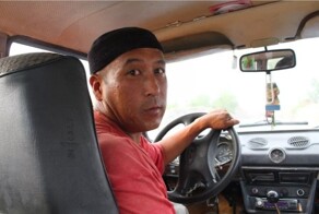 Таксист приехал на вызов в Москве и неожиданно отправился с пассажиром в пивной рейс до Крыма