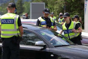 В Германии у автовладельцев конфискуют машины с российскими номерами