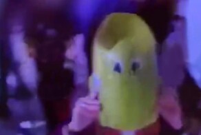 "Это моя шляпа!": во Внуково пассажирка надела на голову детский горшок, чтобы пронести его в самолёт без доплаты