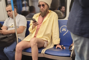 Фрики метро Москвы: о необычных людях, которые своим видом поднимают настроение