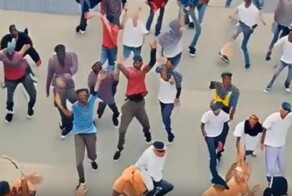 Нейросеть попыталась изобразить танцы, но что-то пошло не так