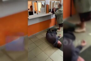 Мужчина упал в обморок у регистратуры