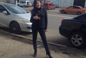 «Никакая мерзость в мой дом не залезет»: жительница Воронежа решила расстрелять из арбалета рабочих, которые пришли менять лифты в её подъезде